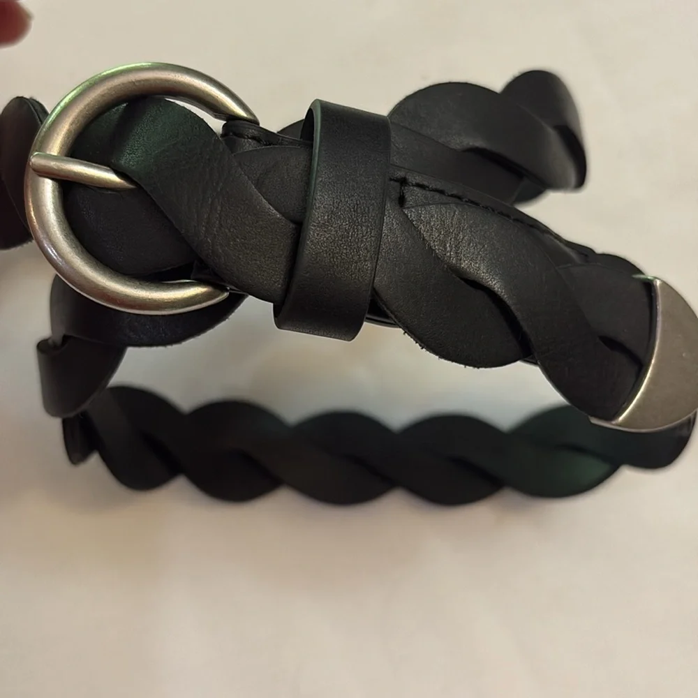 Black Braided Women’s Belt- Excellent Condition- S/ M (30-32) see measurements